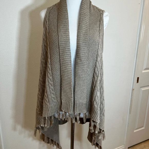 Matilda Jane Beige Cable-Knit Mind's Eye Vest - Picture 3 of 9